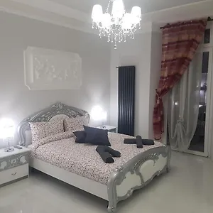 Black & White Holiday home